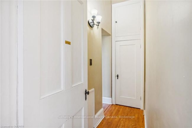 30 South St W, House other with 6 bedrooms, 4 bathrooms and 7 parking in Dundas ON | Image 36