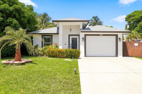 901 S M St, Lake Worth Beach, FL, 33460-5130 | Card Image
