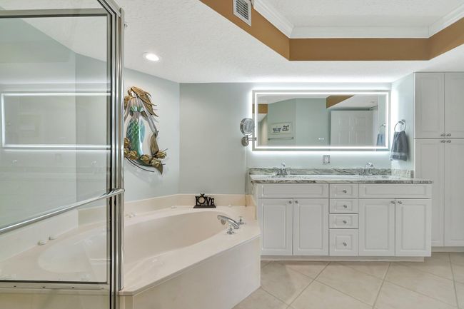 APT-1404 - 5049 N Highway A1a, Condo with 3 bedrooms, 2 bathrooms and null parking in Hutchinson Island FL | Image 34