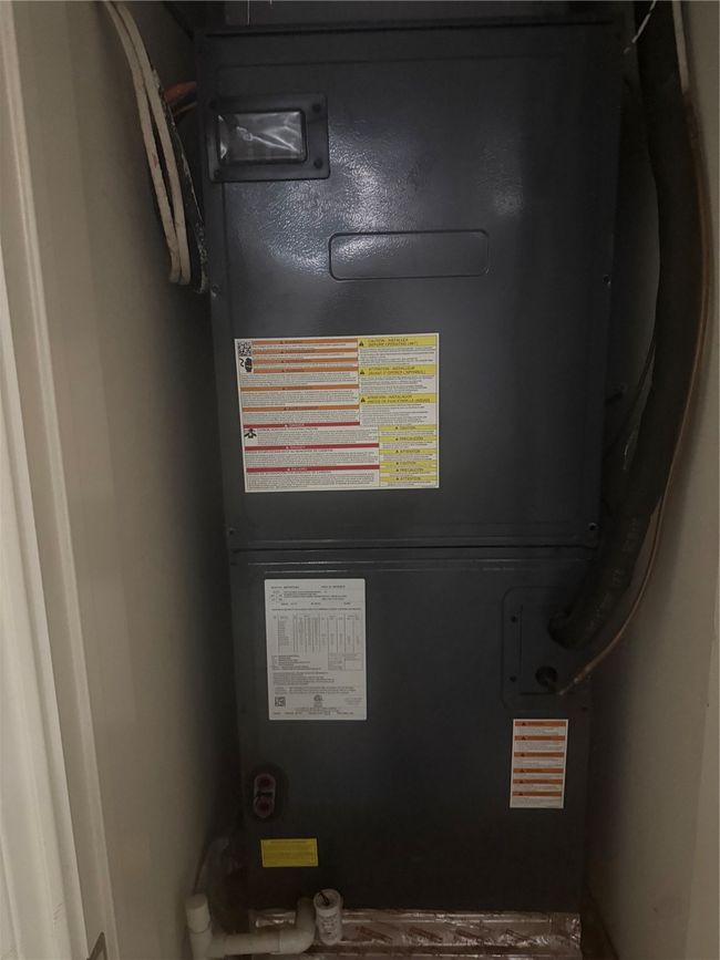 Utilities featuring heating unit | Image 19