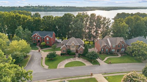 100 Lakecrest Cir, Hendersonville, TN, 37075-4871 | Card Image