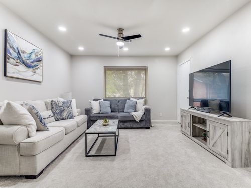 205-10017 Regal Park Ln, Dallas, TX, 75230-5542 | Card Image