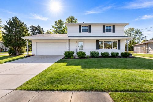 564 E Rhine St, Elkhart Lake, WI, 53020-1987 | Card Image
