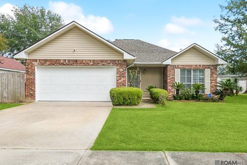 804 Circle Dr, Baker, LA, 70714-8008 | Card Image