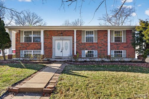 821 Courtland Pl, Manchester, MO, 63021-6729 | Card Image