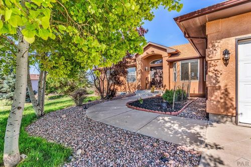 1237 N Stratton Dr, Pueblo West, CO, 81007-6518 | Card Image