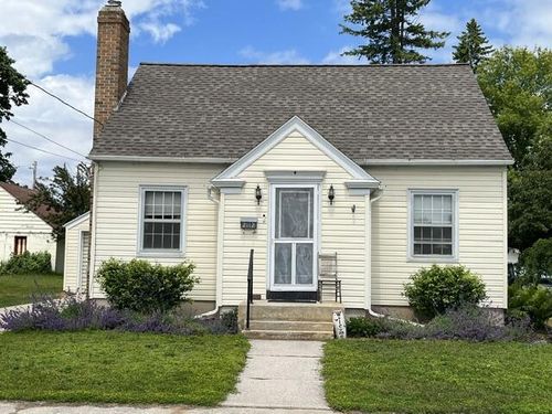 2112 30 Street, Two Rivers, WI, 54241 | Card Image