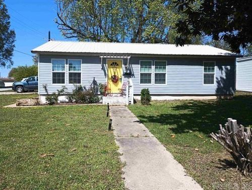 911 W Park St, Paragould, AR, 72450-5025 | Card Image