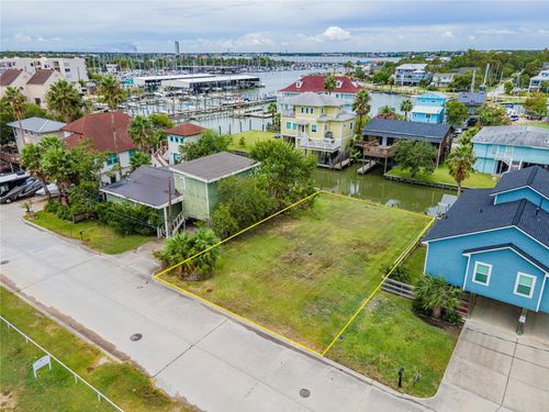 1014 Aspen Rd, Clear Lake Shores, TX, 77565-2457 | Card Image