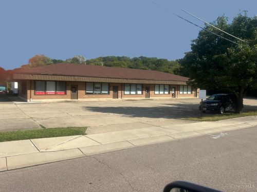 3325 E Sharon Rd, Sharonville, OH, 45241-1953 | Card Image