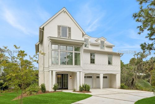 8 Silver Oak Cir, Hilton Head Island, SC, 29926-3505 | Card Image