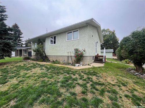 5201 Telegraph St, Macklin, SK, S0L2C0 | Card Image