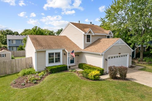 1102 Amberwood Dr, Crystal Lake, IL, 60014-8500 | Card Image