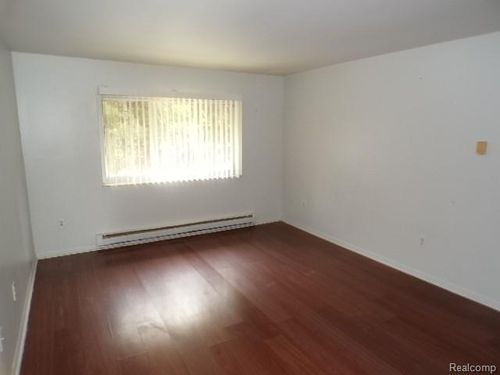 4-375 Granger Road, Ortonville Village, MI, 48462 | Card Image