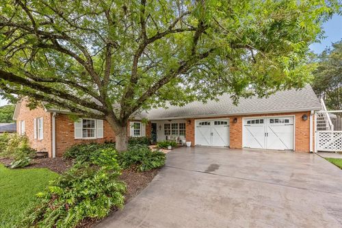 701 Peachtree Dr, Brenham, TX, 77833-4957 | Card Image