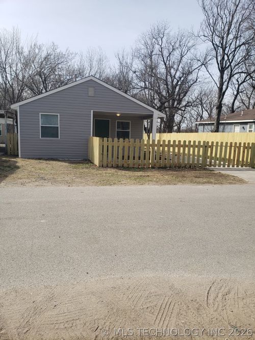 2320 Atlanta Pl, Tulsa, OK, 74110-2147 | Card Image