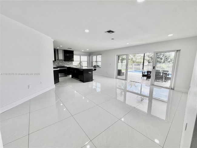 16515 Ruby Lk, House other with 4 bedrooms, 3 bathrooms and null parking in Weston FL | Image 13