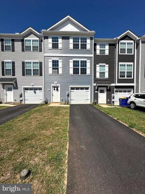 270-350 Avon Dr, RED LION, PA, 17356-8481 | Card Image