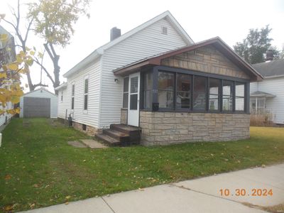 737 E 4th Street, House other with 2 bedrooms, 1 bathrooms and null parking in Mishawaka IN | Image 3