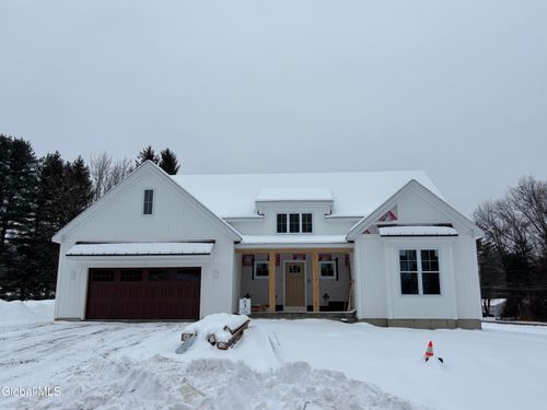 3 Wyatt'S Way, Clifton Park, NY, 12065 | Card Image