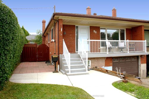 94 Archibald St, Brampton, ON, L6X1L9 | Card Image