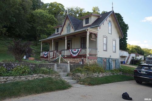 901 Stone St, Bellevue, IA, 52031-1039 | Card Image