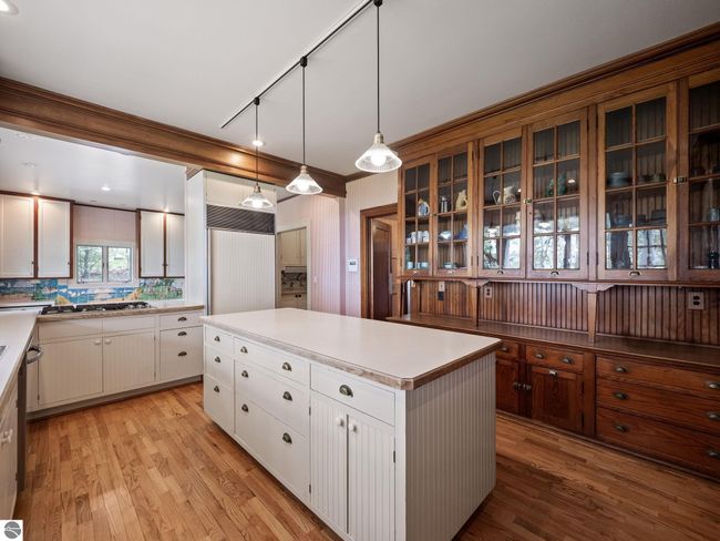 431 Michigan Ave, House other with 10 bedrooms, 7 bathrooms and null parking in Charlevoix MI | Image 21
