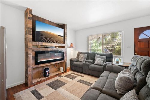 2100 Bowling Green Drive, Sacramento, CA, 95825 | Card Image