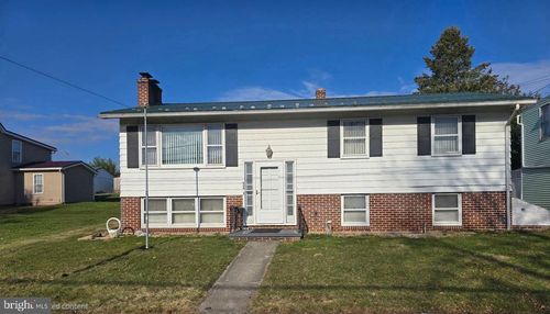 548 N Franklin St, Chambersburg, PA, 17201-1135 | Card Image