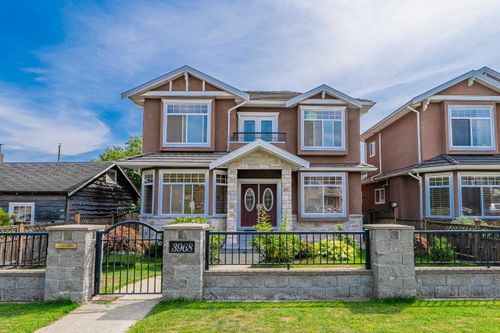 3968 Spruce St, Burnaby, BC, V5G1Y1 | Card Image