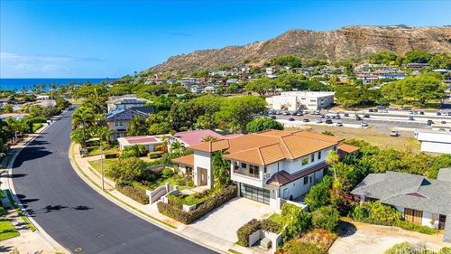4218 Kaimanahila St, Honolulu, HI, 96816-4752 | Card Image