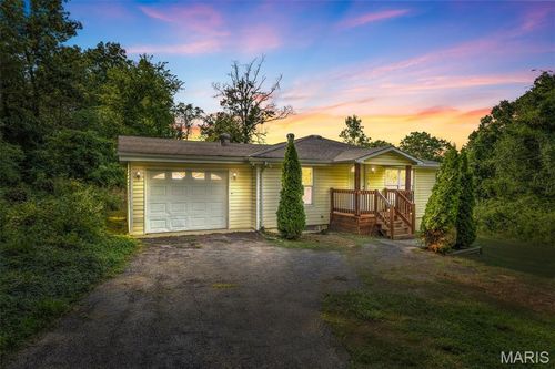 1345 Berry Dairy Rd, De Soto, MO, 63020-2915 | Card Image