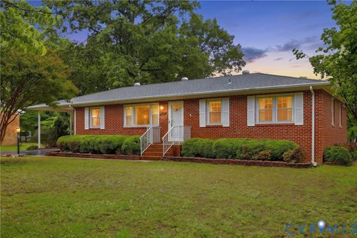 8061 Elliott Dr, Mechanicsville, VA, 23111-3670 | Card Image