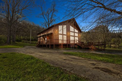 196 Twin Meadows Rd, Booneville, KY, 41314-7361 | Card Image