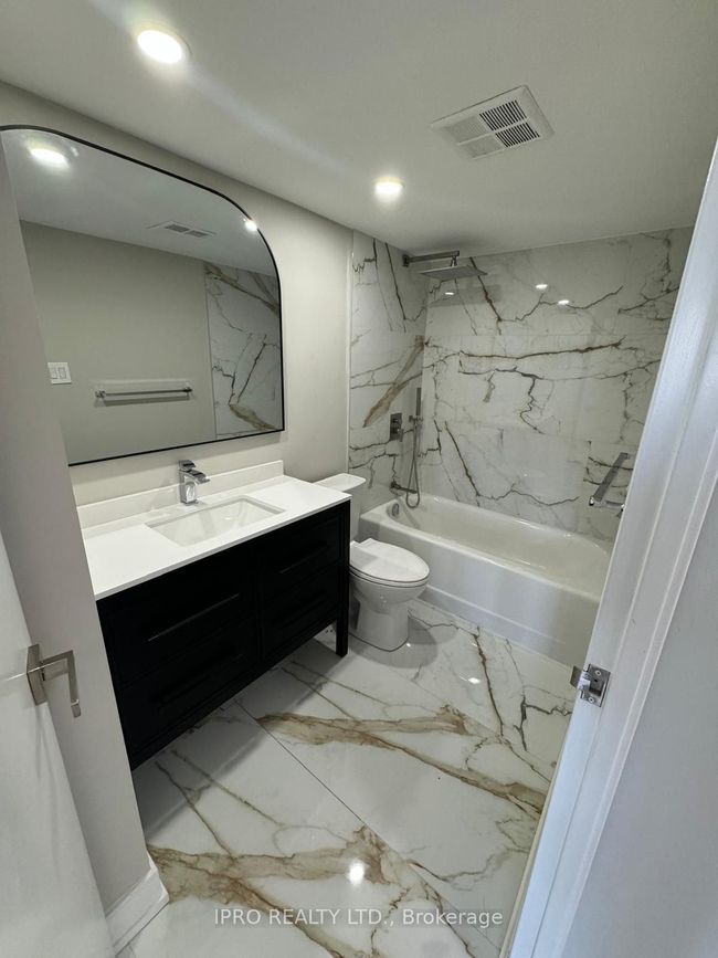 1110 - 1580 Mississauga Valley Blvd, Condo with 2 bedrooms, 2 bathrooms and 1 parking in Mississauga ON | Image 8