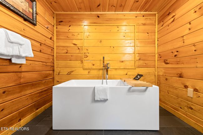 1851 Starr St, House other with 2 bedrooms, 2 bathrooms and null parking in Sevierville TN | Image 28