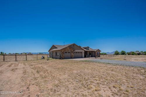 9175 E Barn Wood Ln, Prescott Valley, AZ, 86315-9832 | Card Image