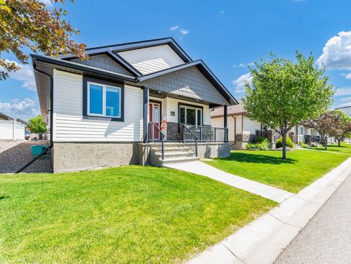161 Chartwell Row Se, Medicine Hat, AB, T1B0E3 | Card Image