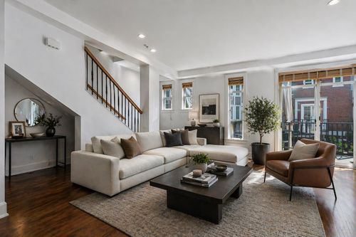 18-20738 84 Ave, Langley, BC, V2Y0J6 | Card Image