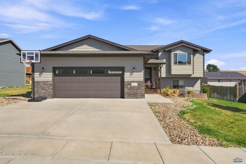 2611 Meadows Dr, Sturgis, SD, 57785-1701 | Card Image