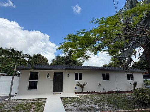 19255 Nw 47th Pl, Miami Gardens, FL, 33055-2012 | Card Image