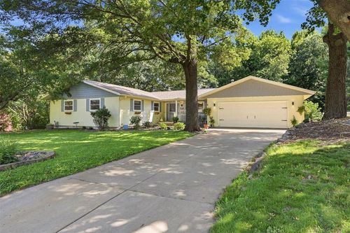 604 Manor Ct, Altoona, WI, 54720-2020 | Card Image