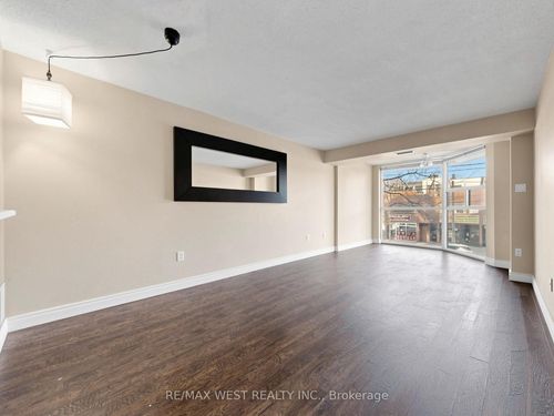 211-725 King St W, Toronto, ON, M5V2W9 | Card Image