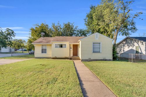 202 W Wheatland Rd, Duncanville, TX, 75116-4728 | Card Image