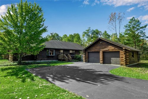729 Erie St, Lancaster, NY, 14086-9537 | Card Image