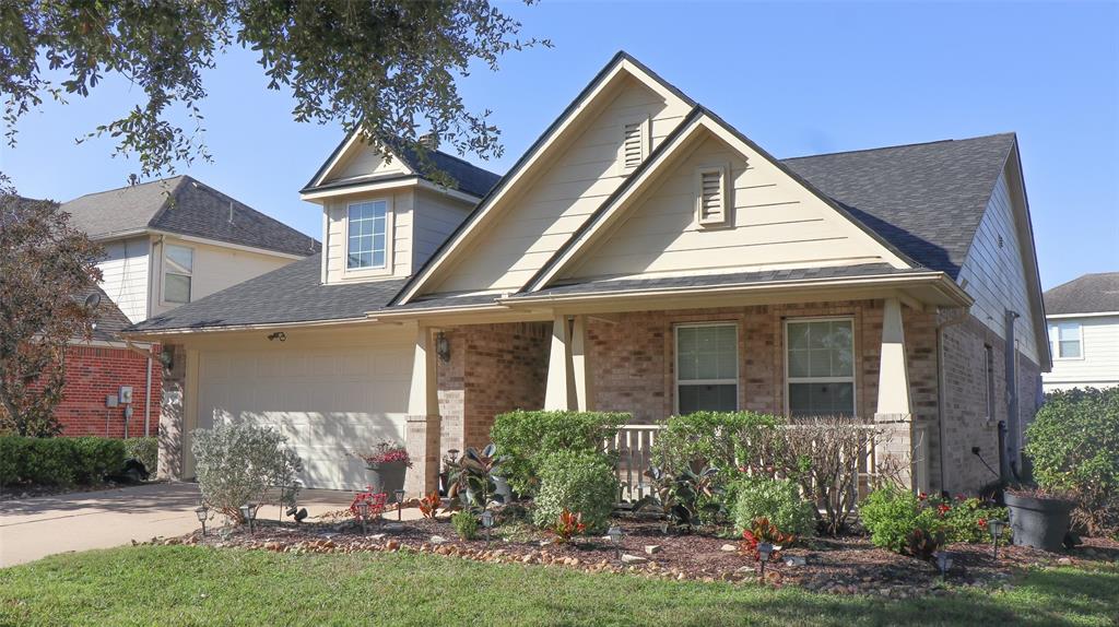 Richmond Knoll Ln, Fresno, TX 77545