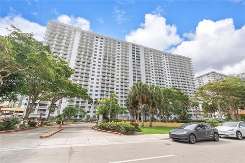 1610-210 174th St, Sunny Isles Beach, FL, 33160-3342 | Card Image