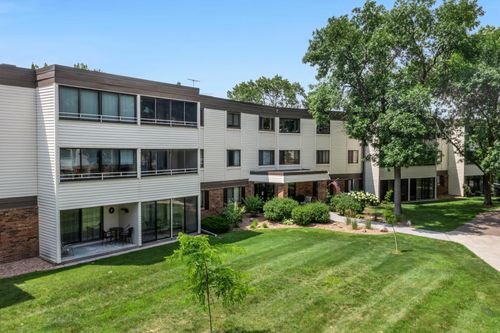 apt-203-10600 43rd Ave N, Plymouth, MN, 55442-2848 | Card Image