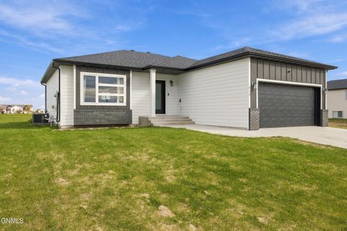 838 2nd Avenue, Horace, ND, 58047 | Card Image