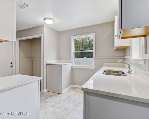 1064 Woodstock Ave, Jacksonville, FL, 32254-2366 | Card Image